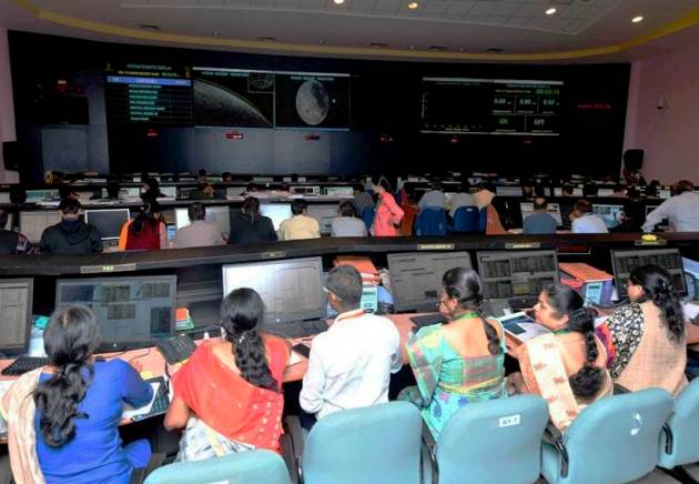 chandrayaan 2 pictures, chandrayaan 2 landing today, chandrayaan 2 landing isro, isro chandrayaan 2 landing, isro moon mission, chandrayaan 2 news, indian express news