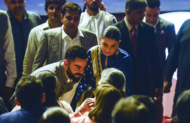 Anushka Sharma's midnight blue ethnic pick from Sabyasachi Anushka Sharma's midnight blue ethnic pick from Sabyasachi