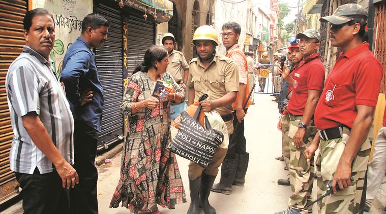 bowbazar, cracks in bowbazar buildings, boring work for kolkata metro, kolkata news, kolkata, indian express