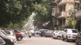 delhi parking problem, parking problem in delhi, lajpat nagar parking issue, krishna nagar parking issue, kamala nagar parking issue, delhi traffic, delhi news