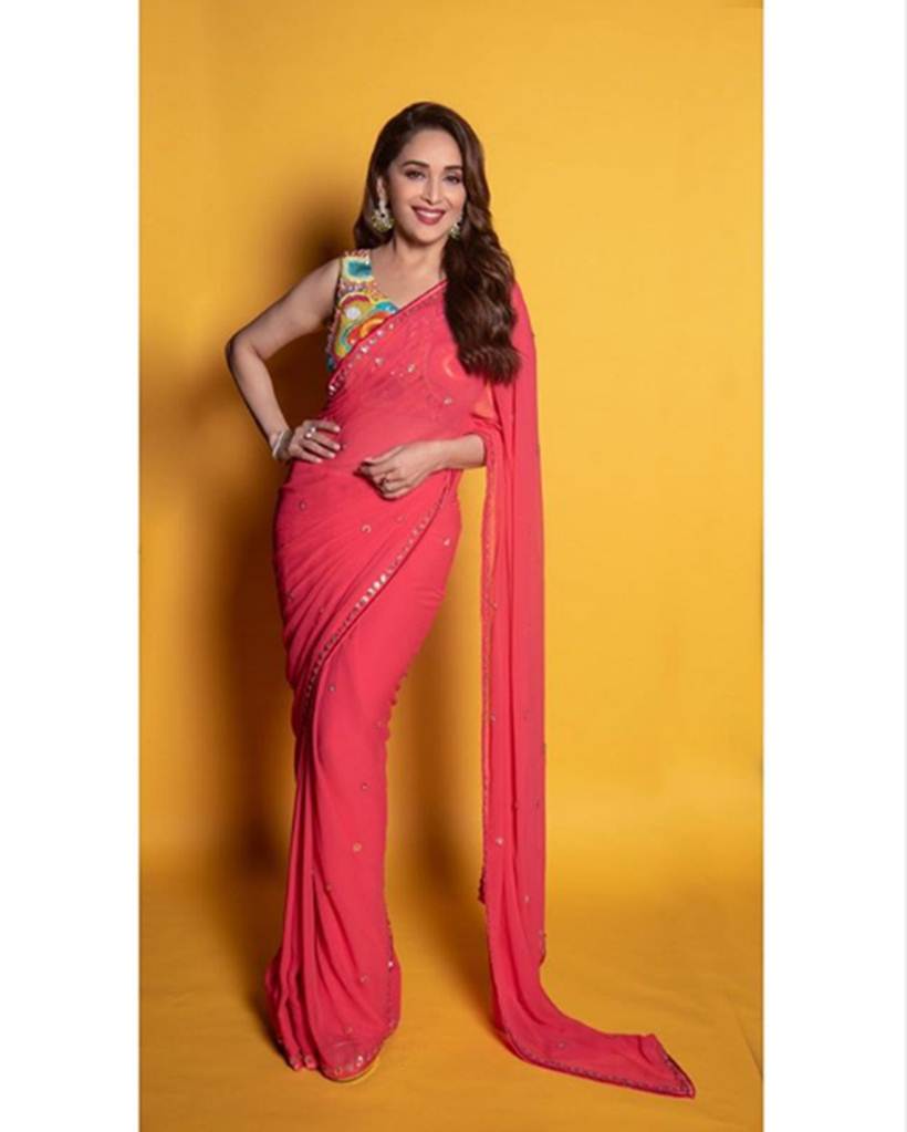 deepika padukone, priyanka chopra, kareeena kapoor, Madhuri dixit, sonakshi sinha, fashion hits and miss of week, best bollywood looks, indian express, indian express news