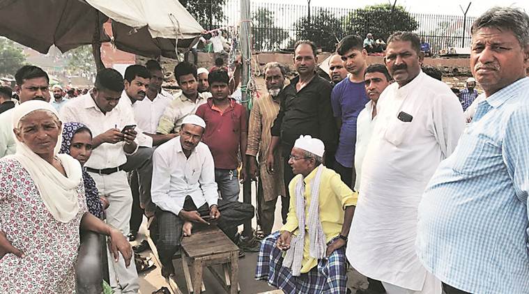 meena bazaar, delhi hc stay order on meena bazaar, meena bazaar vendors protest, meena bazaar eviction, delhi city news