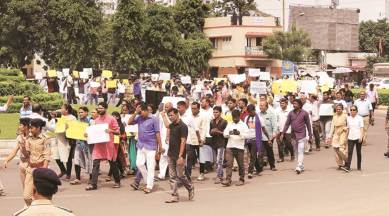 Jignesh Mevani, Jignesh Mevani protest, Jignesh Mevani protest against Dalits, Swaminarayan sect, Gujarat Swaminarayan sect, India news, Indian Express