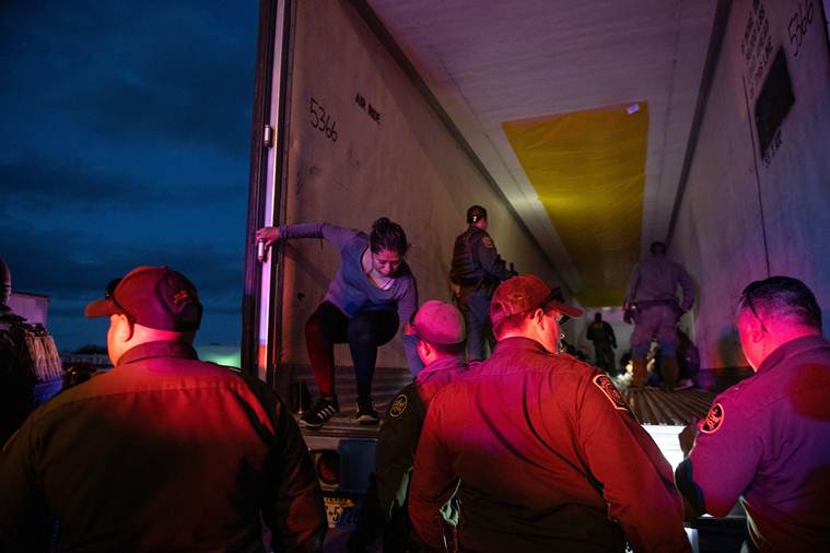 Desperate migrants on the border: ‘I should just swim across’