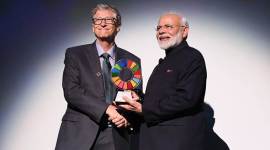 pm modi award, Pm Modi awarded for swachh bharat, PM Modi receives Goalkeepers award, Bill & Melinda gates foundation award on Modi, Narendra Modi, Bill Gates, Swachh Bharat Abhiyan, Indian Express
