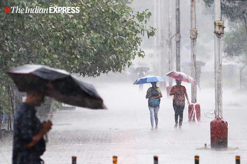 Mumbai rains pics, Mumbai rains, Mumbai traffic, Mumbai rainfall pics, Mumbai, Mumbai news, Indian Express