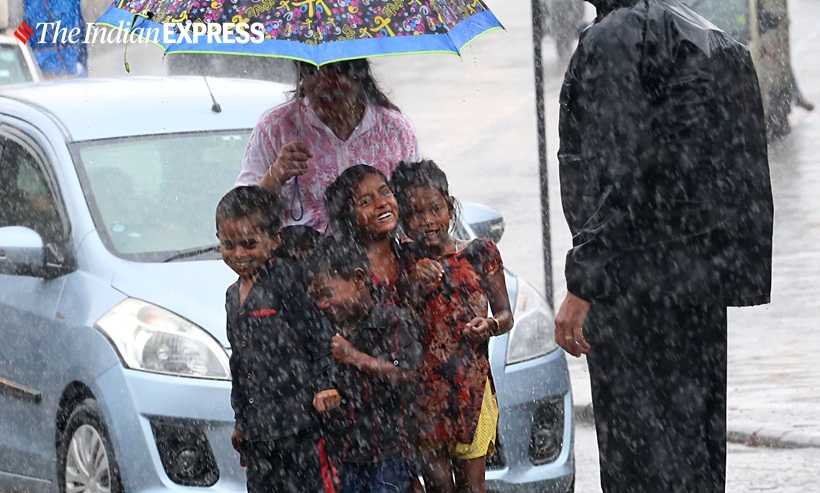 Mumbai rains pics, Mumbai rains, Mumbai traffic, Mumbai rainfall pics, Mumbai, Mumbai news, Indian Express