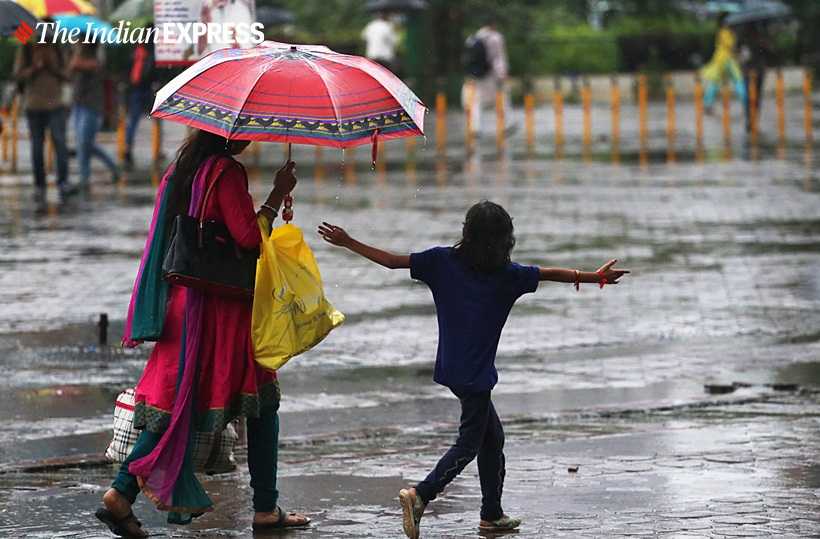 Mumbai rains pics, Mumbai rains, Mumbai traffic, Mumbai rainfall pics, Mumbai, Mumbai news, Indian Express