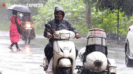Mumbai rains pics, Mumbai rains, Mumbai traffic, Mumbai rainfall pics, Mumbai, Mumbai news, Indian Express