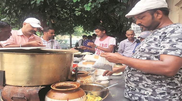 old delhi, old delhi stall, old delhi food stall, eye 2019, sunday 2019, indian express, indian express news