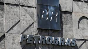 Petrobras unit head removed amid bribery allegations: report