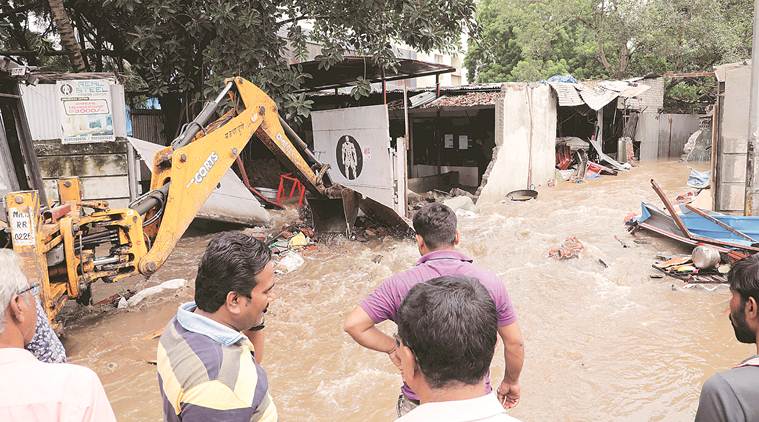 Pune: Nullahs overflow, traffic comes to a halt after hours of heavy ...