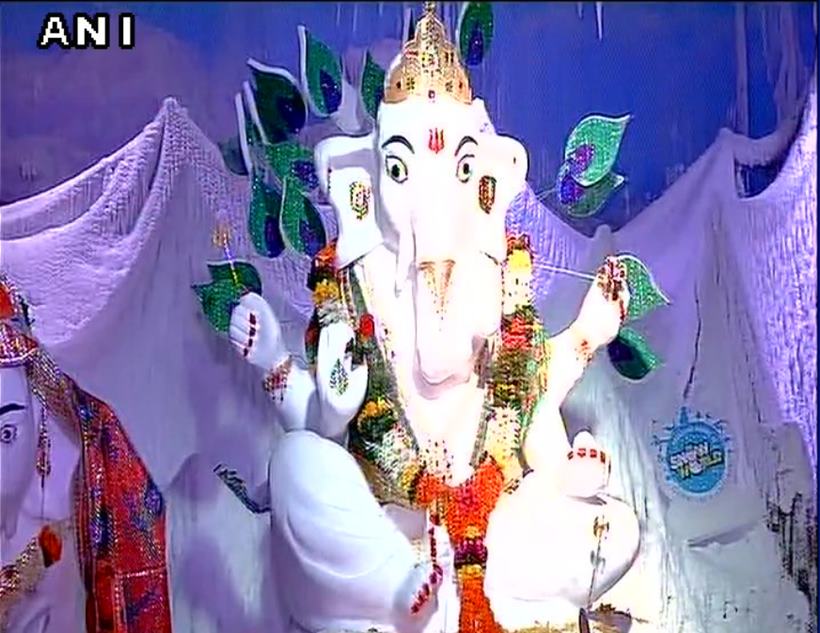 lord ganesha, ganesh chaturthi 2019, ganesh chaturthi celebrations, indianexpress.com, indianexpress, orange ganpati, chocolate ganpati, eco-friendly ganpati, sand ganpati, orange ganpati, arjun rampal ganpati,