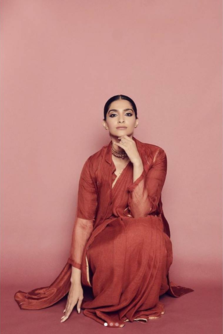 Sonam kapoor, anavila misra, sonam in anavila sari, easy everyday sari