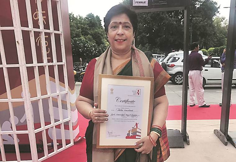 teacher's day, arvind kejriwal awards teachers, teachers awarded by arvind kejriwal, delhi schools, delhi city news
