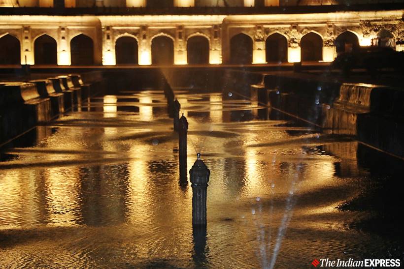 Safdarjung Tomb, safdarjung tomb lights up, safdarjung tomb fountain, safdarjung tomb lit up photos, Safdarjung Tomb Delhi, Delhi Safdarjung Tomb, Safdarjung Tomb timings, Safdarjung Tomb ASI, Delhi, Delhi news, indian express