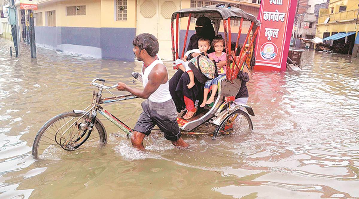 UP floods, flood water entering ballia jail, UP floods, UP news