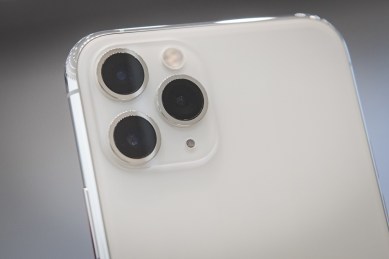 Apple, Apple iOS 13 problems, Apple iOS 13 Ultra wideband issues, Apple iPhone 11 ultra wideband not working, Apple iOS 13 updates