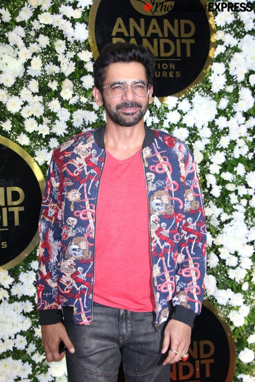 sunil grover at Diwali party