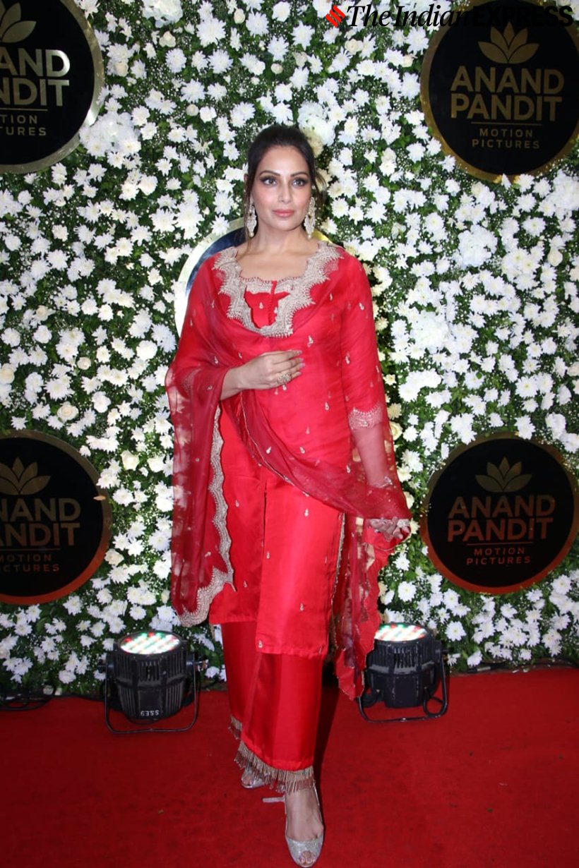 bipasha basu at Diwali party