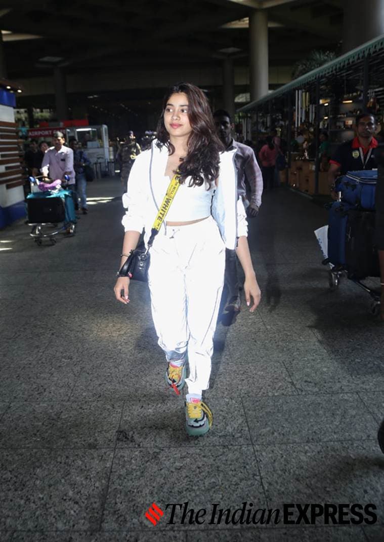 Janhvi Kapoor, airport look, airport looks, Indian Express, Indian Express news