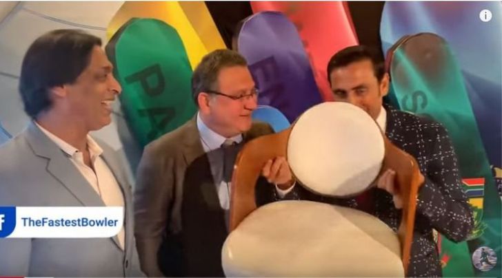 Shoaib Akhtar lambasts PCB, Shoaib Akhtar and Younis Khan, Shoaib Akhtar blasts Pakistan cricket, Shoaib Akhtar and younis khan video, Shoaib Akhtar youtube channel, Shoaib Akhtar hails Indian cricket, Shoaib Akhtar criticises PCB, Pakistan lost to Sri Lanka