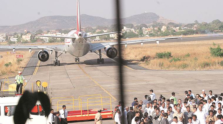 pune city news, pune traffic outside airport, pune airport, pune traffic news