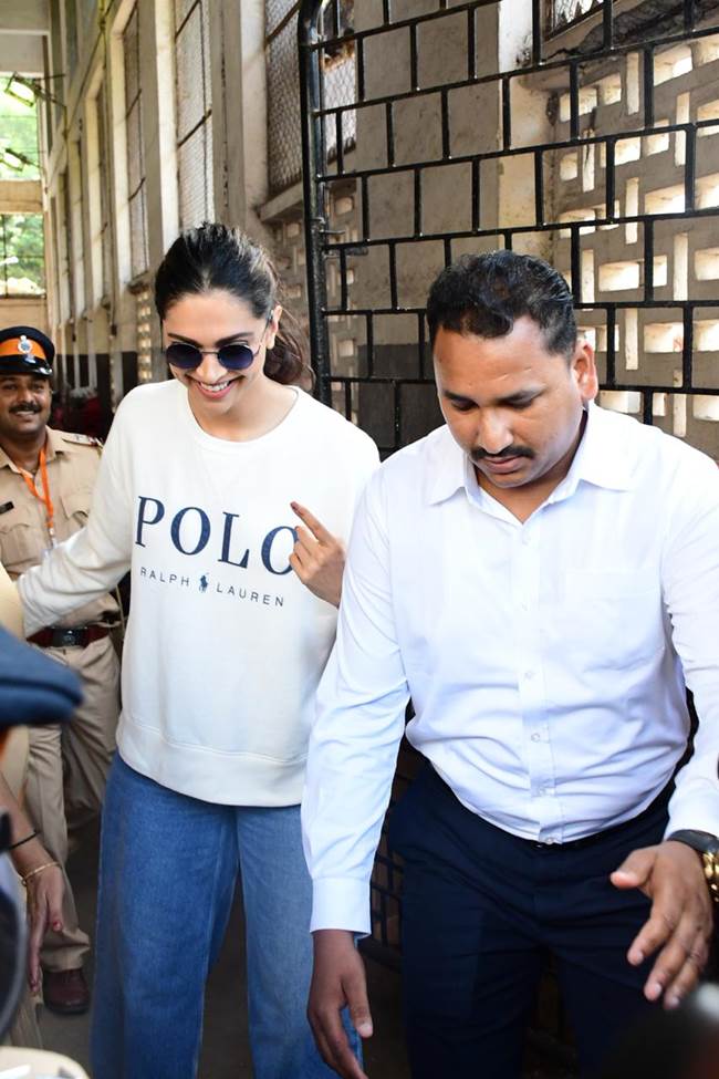 Maharashtra Assembly Election 2019, deepika padukone voting, deepika padukone photos, deepika padukone maharashtra assembly elections