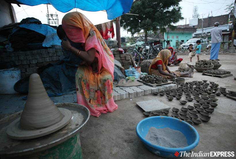 diwali 2019 photos, happy diwali 2019, potters diyas, potters diya sale, potterskidiwali, diya making photos, diwali news, indian express
