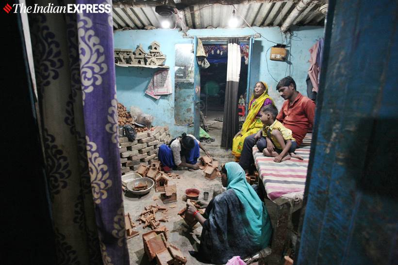 diwali 2019 photos, happy diwali 2019, potters diyas, potters diya sale, potterskidiwali, diya making photos, diwali news, indian express