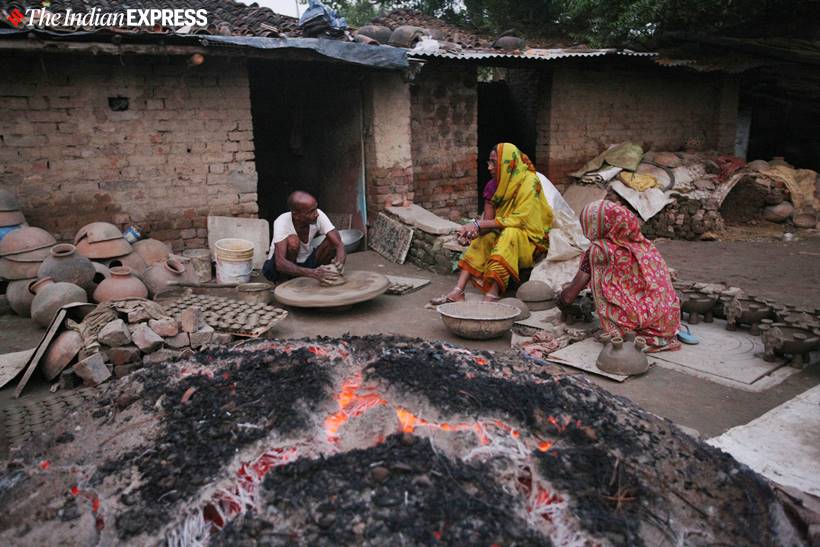 diwali 2019 photos, happy diwali 2019, potters diyas, potters diya sale, potterskidiwali, diya making photos, diwali news, indian express
