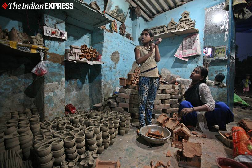 diwali 2019 photos, happy diwali 2019, potters diyas, potters diya sale, potterskidiwali, diya making photos, diwali news, indian express
