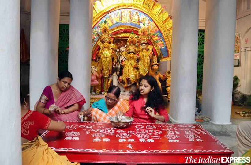 belu bari durga puja, durga puja celebrations, kolkata durga puja, kolkata news, indian express