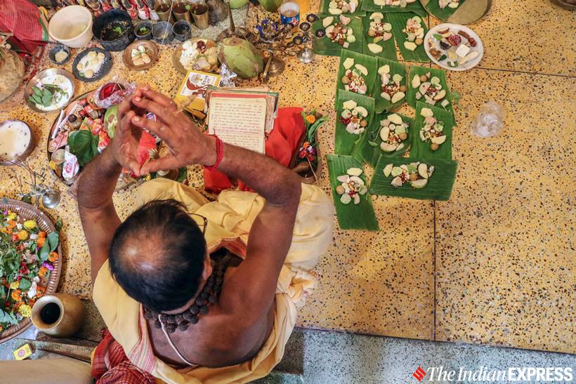 belu bari durga puja, durga puja celebrations, kolkata durga puja, kolkata news, indian express