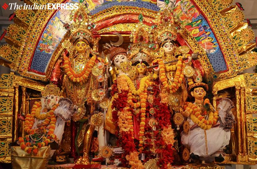 belu bari durga puja, durga puja celebrations, kolkata durga puja, kolkata news, indian express