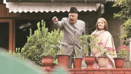 Jammu kahsmir news, article 370, farooq abdullah, farooq abdullah deatined, nc farooq abdullah meeting, omar abdullah, kashmir article 370