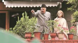 Jammu kahsmir news, article 370, farooq abdullah, farooq abdullah deatined, nc farooq abdullah meeting, omar abdullah, kashmir article 370