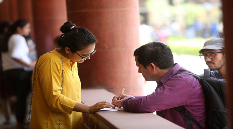 form 2018 cs exam dec executive Rukh talks Gauri about husband Khan gets Shah Khan candid,