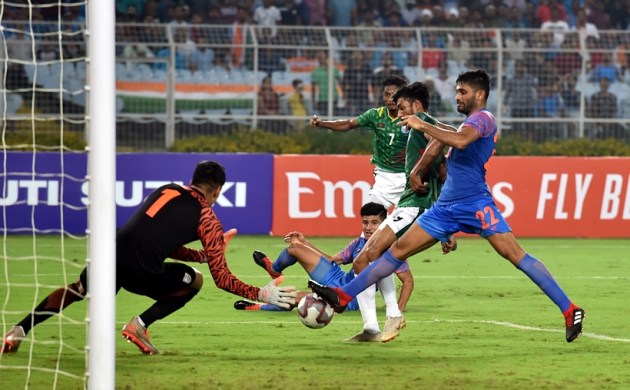 india vs bangladesh, ind vs ban, ind vs bangladesh photos, salt lake stadium pics, salt lake photos, world cup qualifier, fifa qualifier