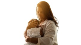 neha dhupia, breastfeeding