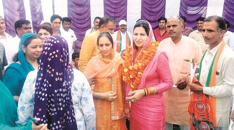 Haryana elections, Sonali Phogat, TikTok star Sonali Phogat, TikTok star Sonali Phogat, Sonali Phogat vs Kuldeep Bishnoi, Sonali Phogat TikTok videos, congress kuldeep bishnoi, election news, indian express
