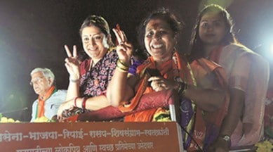 Smriti Irani hails Fadnavis as visionary