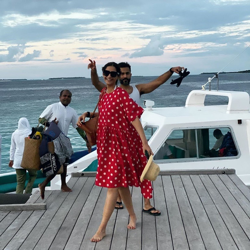 Sonam Kapoor, Sonam, Rhea Kapoor, Anand Ahuja, Anand Ahuja sonam kapoor, sonam Maldives family vacation, sonam rhea Maldives family vacation photos, Karan Boolani, Karan Boolani rhea