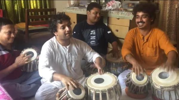 durga puja, durga puja dhaak, dhaak beats durga puja, dhaak beats on tabla, mayookh dhaak on tabla videos, indian express, viral videos