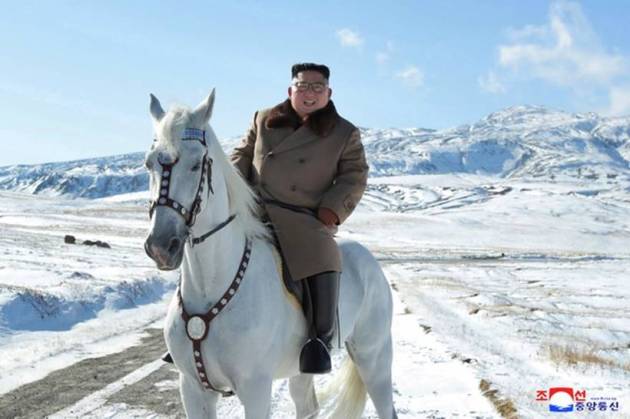 Kim Jong un, Kim Jong un horse ride, Kim Jong un horse ride pictures, Kim Jong un on white horse, North korea