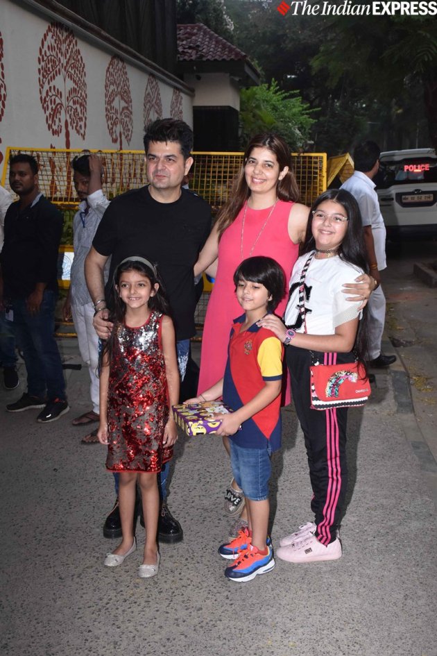 aaradhya bachchan birthday, aradhya bachchan birthday, aaradhya bachchan birthday photos, karan johar, shah rukh khan, abhishek bachchan, aaradhya bachchan photos, aishwarya rai bachchan, amitabh bachchan, abRam, riteish deshmukh, sonali bendre, srk, aaradhya bachchan age
