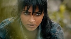 Adho Andha Paravai Pola