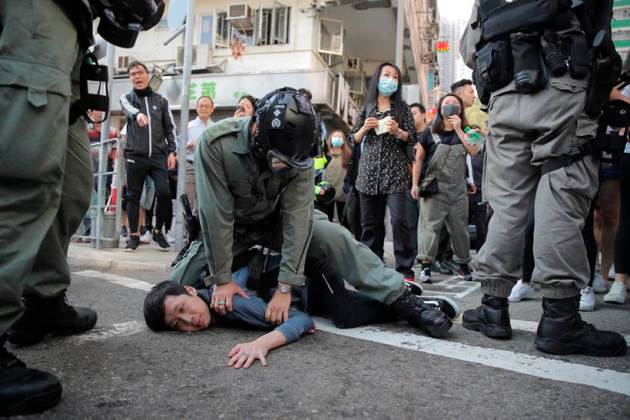 No end in sight to Hong Kong protests as students ready bows and arrows against police