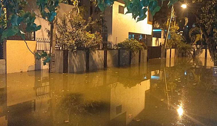 Hulimavu lake breach, Bangalore floods, Bengaluru news, BBMP, NDRF Bangalore, BTM Layout floods, houses flooded, Banagalore mayor floods, BBMP news, Bangalore latest news, Hulimavu, Bannerghatta Road, Meenakshi Mall