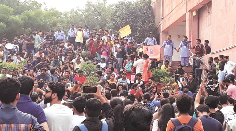 JNU, JNU fee hike protest, jnu fee hike march, hrd on jnu, jnusu, jnu student union fee hike protest, hrd secretary subrahmanyam, hrd ugc committee on fee hike jnu, education news